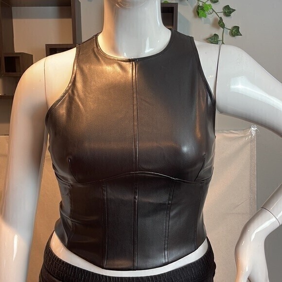 Sleeveless Corset Style Faux Leather Top Black Size M RefM100 - Picture 5 of 10